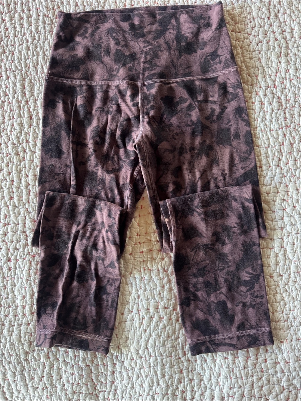 lululemon athletica Mauve and Black Tie-Dye High-Rise Cropped Leggings